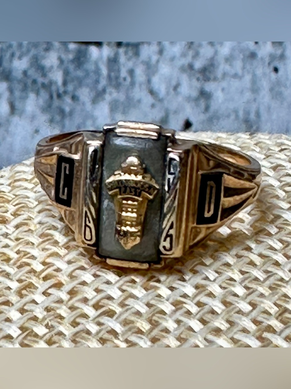 1965 Jostens Yellow 10k & Mother of Pearl Class Ring Size 5.75 Initials C.D.